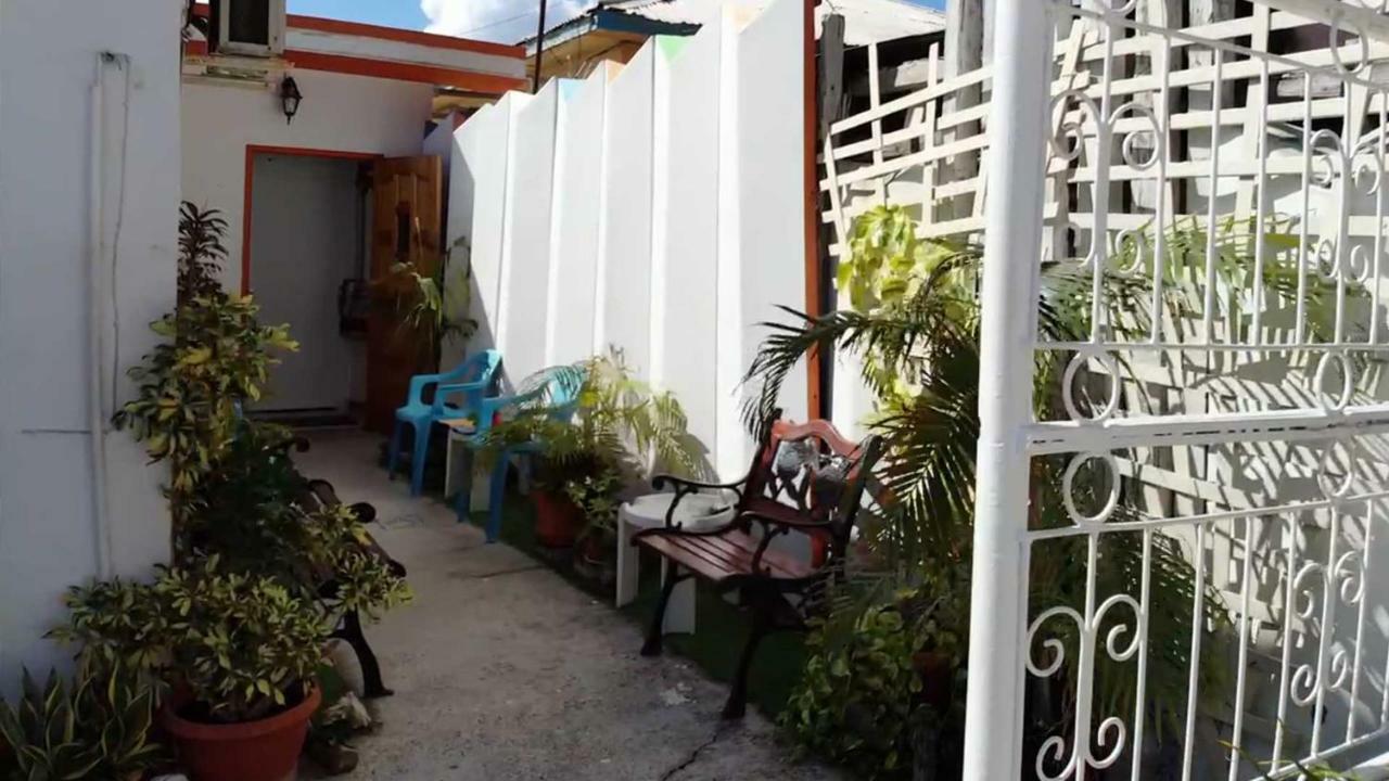 Hostel Room Aruba Oranjestad Extérieur photo